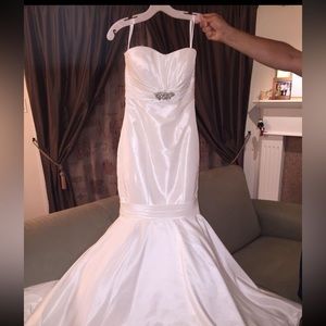 NWT BRAND NEW WEDDING DRESS-SALE!!